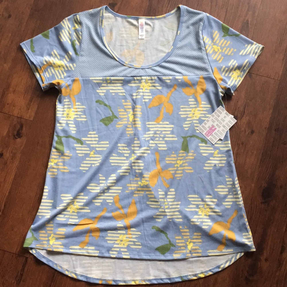 SOLD Mercari - Lularoe Classic T - Picture 1 of 5
